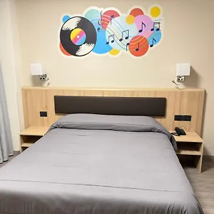 Esperia 3*, Sanremo Italia